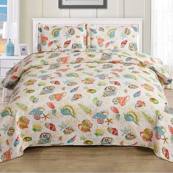 Other - King coastal quilt set nwt and nwt extra pillow cases